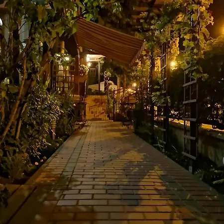 فندق مبيت وإفطار Royal Pionki