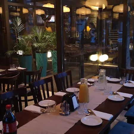 Royal 住宿加早餐酒店 Pionki